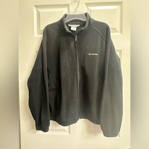 COLUMBIA fleece black jacket. Women’s 1X plus size. See photos for details.